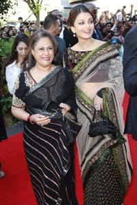 Aishwarya Rai Raavan World Film Premiere Inside 1TBFfa1fT-Nl