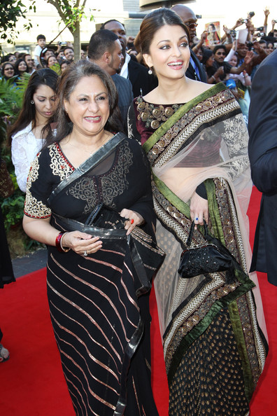 Aishwarya Rai Raavan World Film Premiere Inside 1TBFfa1fT-Nl