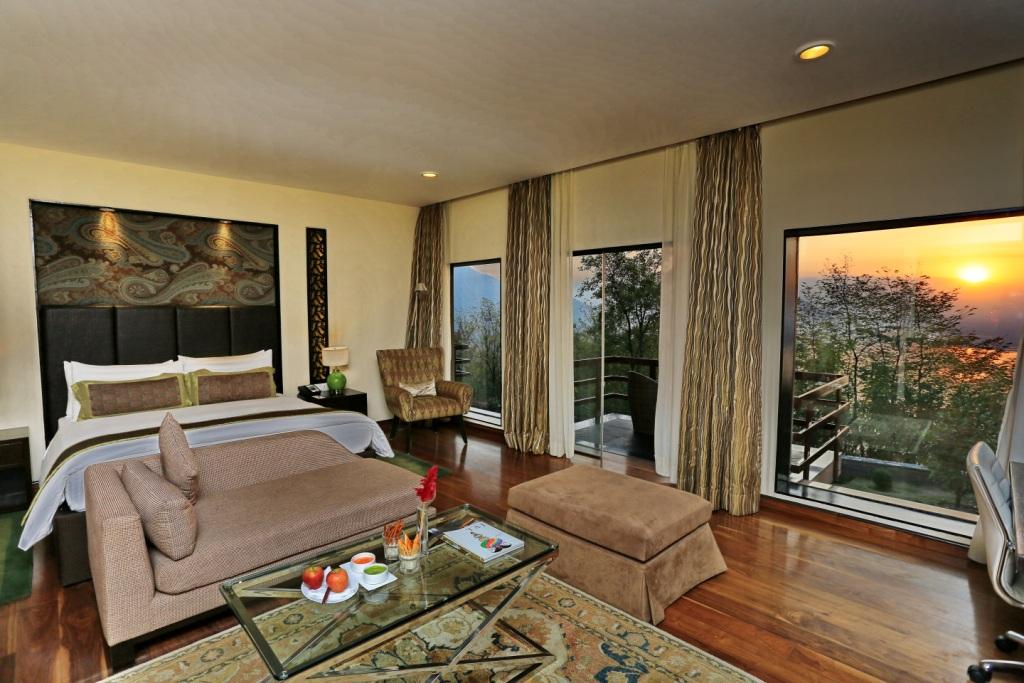 VIVANTA BY TAJ - DAL VIEW_Premium Indulgence Room