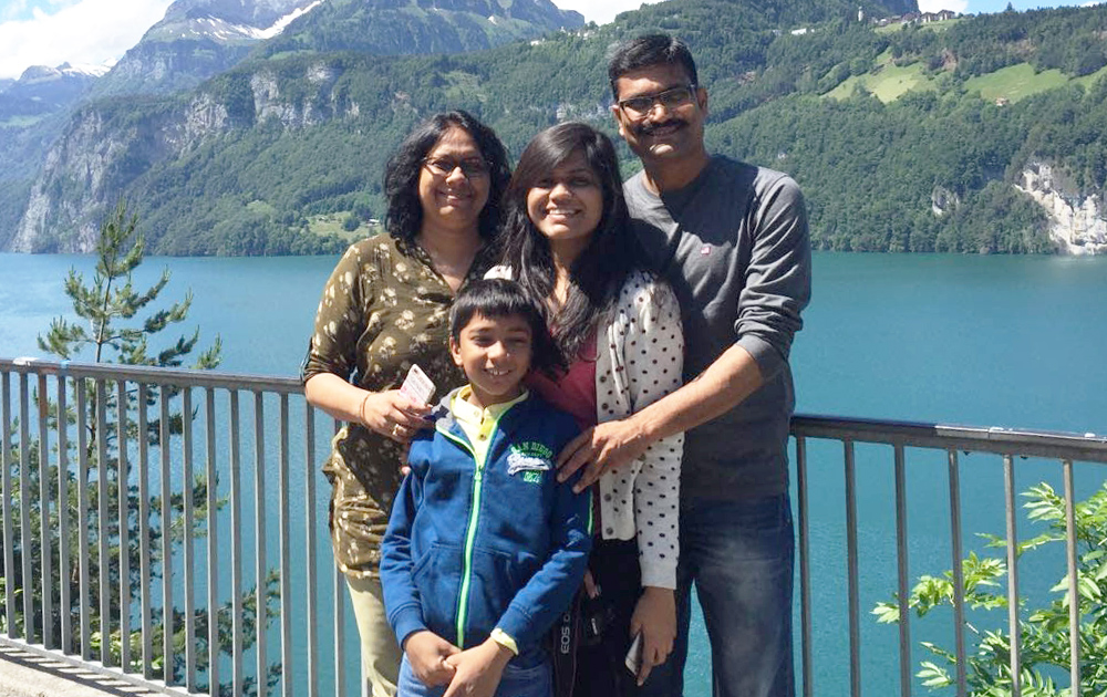 Ritu Khandelwal and family