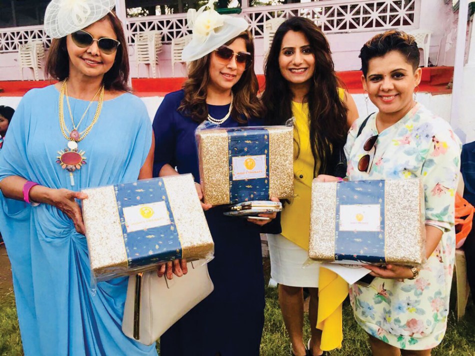 Celebrity-Gift-HAmpers-to-Guest-@-Racecource-Stylecracker