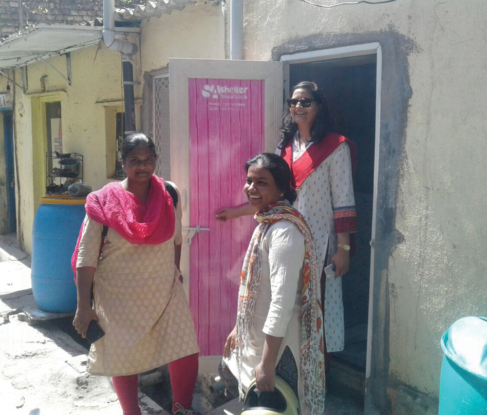 Pratima-and-slum-women