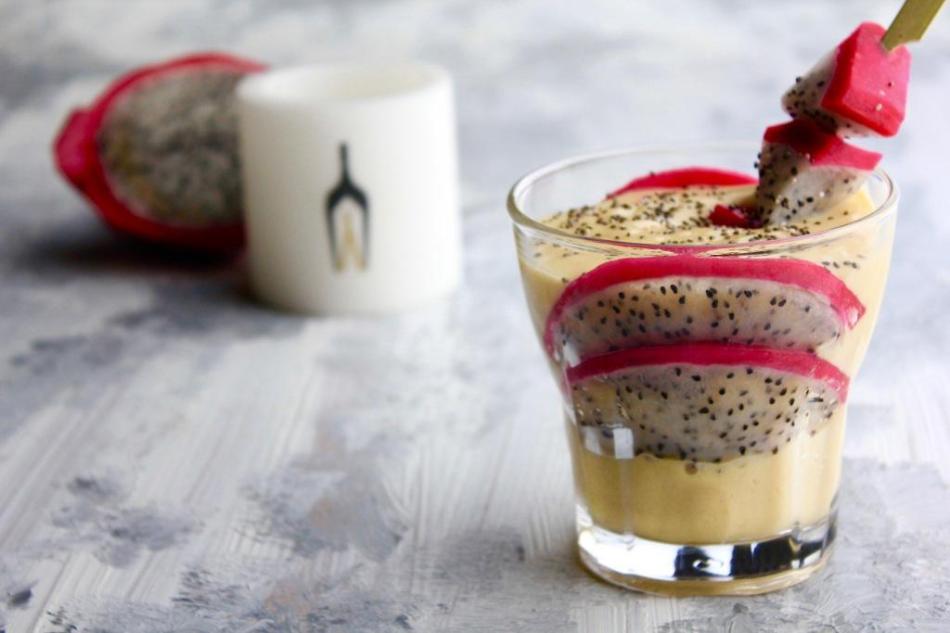 MANGO DRAGONFRUIT SMOOTHIE