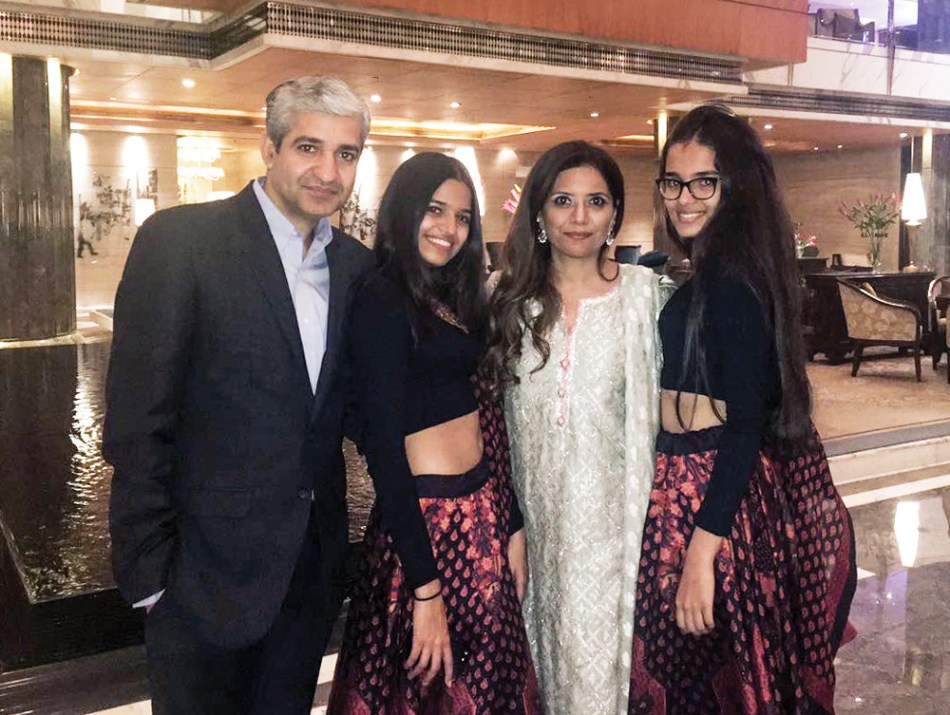 Dr-Priyanka-Giroti-with-family