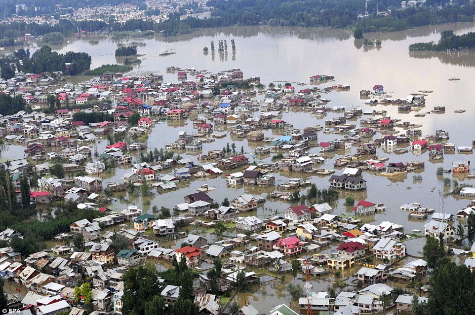 kashmir floods 2014.jpg