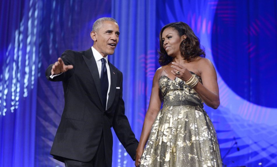 Michelle-Obama-Gold-Dress-Phoenix-Awards-Dinner-2016