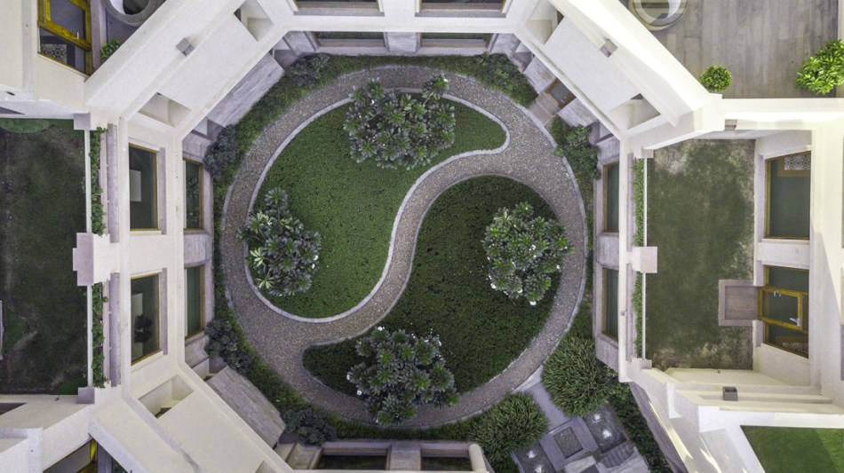 Naad-Wellness-reflexology-track