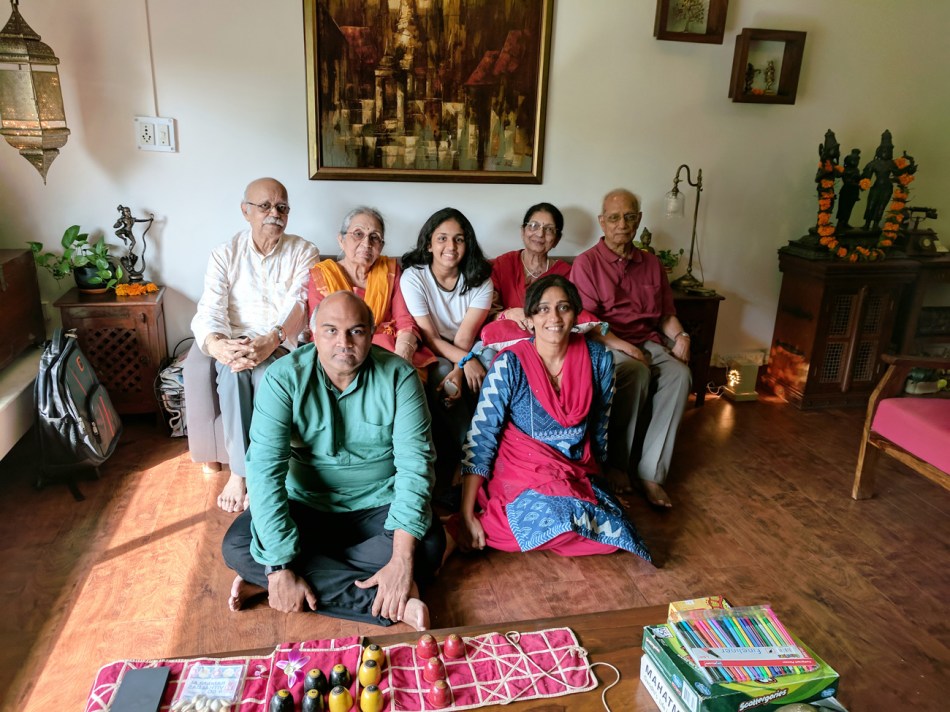 Vidita-Vaidya-with-full-family