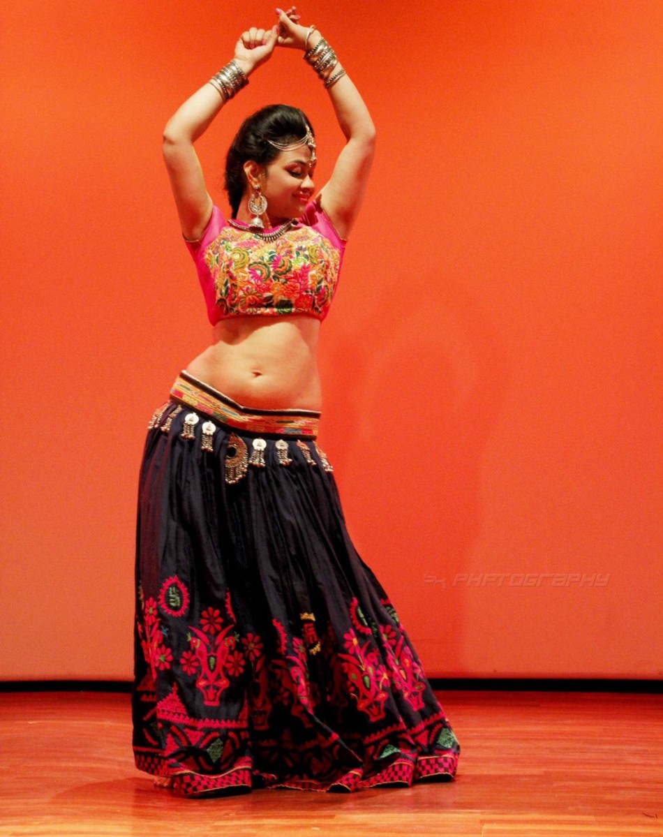 Anusha-hegde-belly-dance-eshe