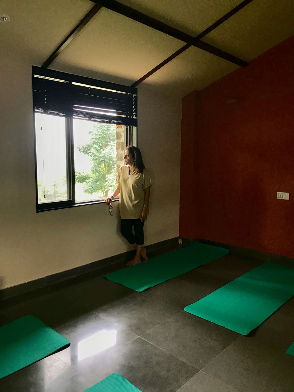 Fazlani-resort-mumbai-yoga