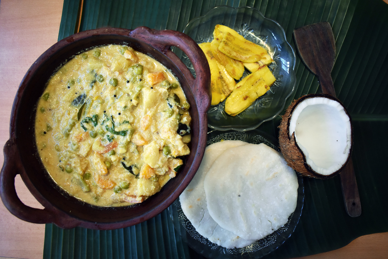 Food-rice-roti-kurma